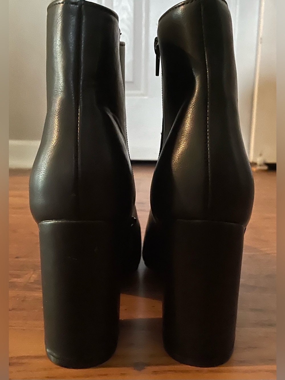 New Madden Girl Black Leather Like  Ankle Heel Boots Size 10 - Picture 6 of 6